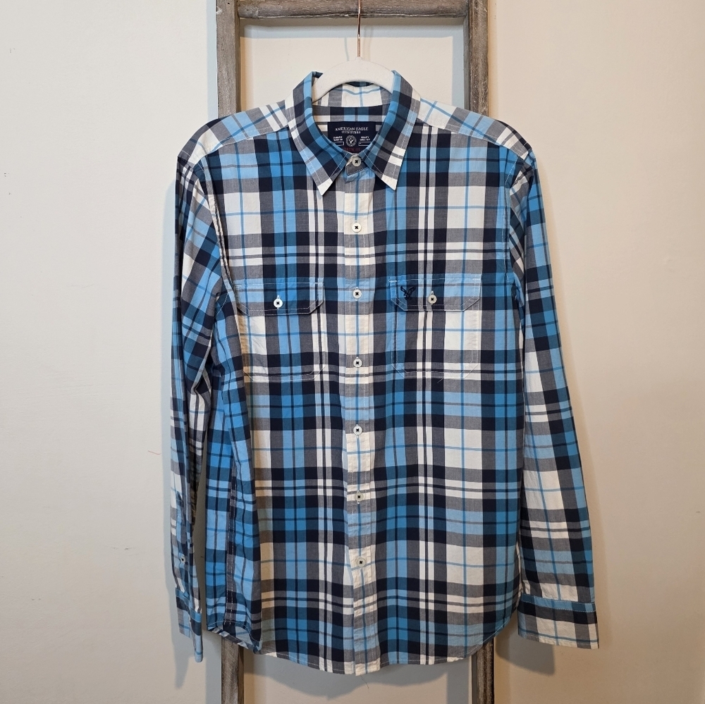⭐️40% Off⭐️ American Eagle Outfitters Mens Athletic Fit Blue & White Plaid Shirt